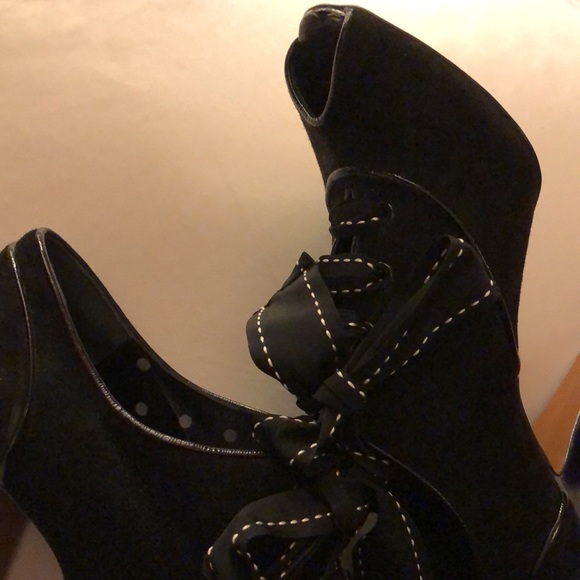 Moschino Cheap and Chic 37.5 7.5 peep toe lace up spectator suede heels retro - Picture 3 of 8